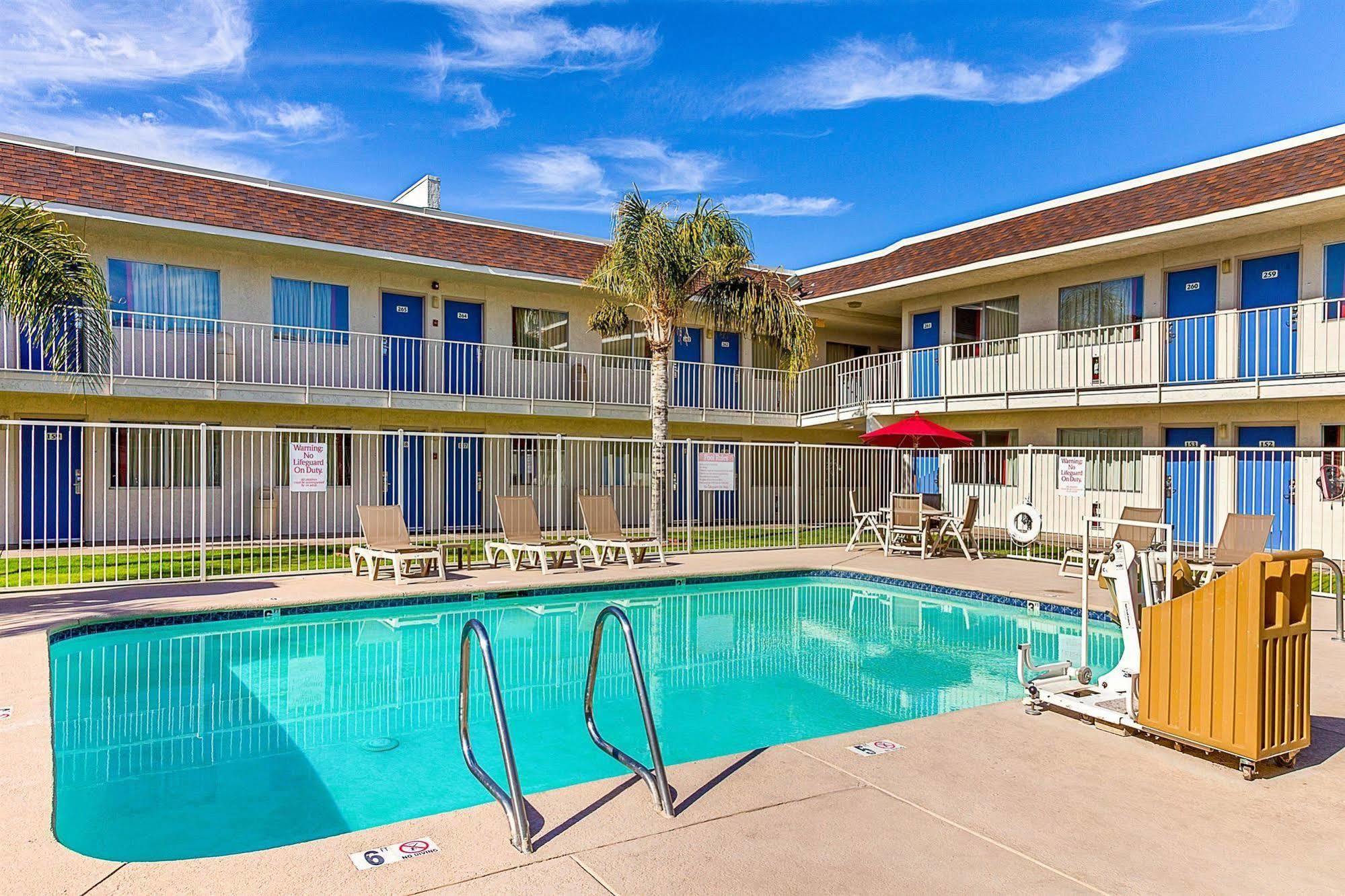 Motel 6-Phoenix, Az - North Bell Road Bagian luar foto
